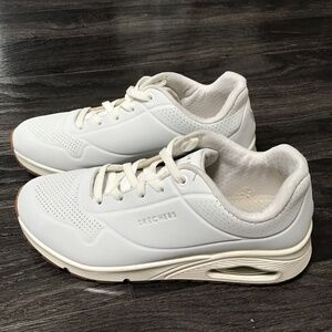 Skechers women’s Uno stand on-air, size 8